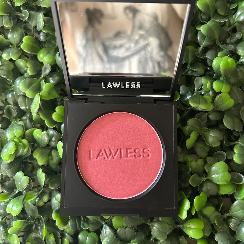 LAWLESS Make Me Blush Talc-Free Velvet Blush